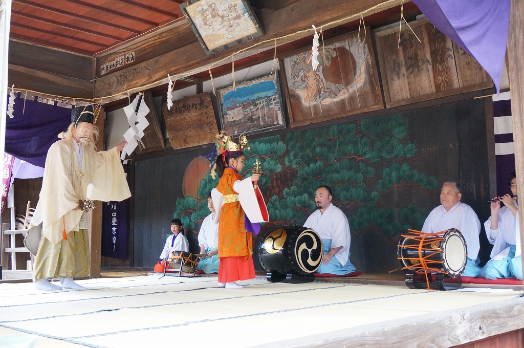first program on the stage (Japanese traditional performing art, kagura 