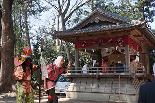 Sarutahiko and Modoki visit the shrine